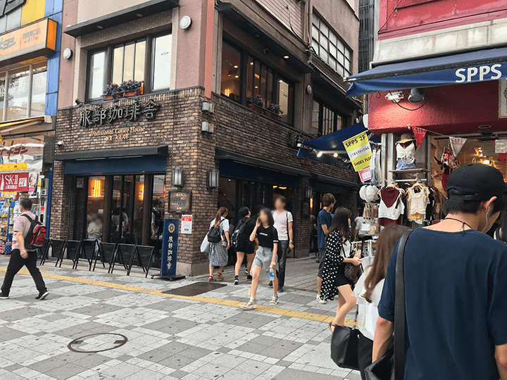 42番出口すぐの路地